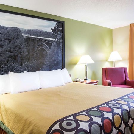 Super 8 By Wyndham Beckley Hotel Bagian luar foto