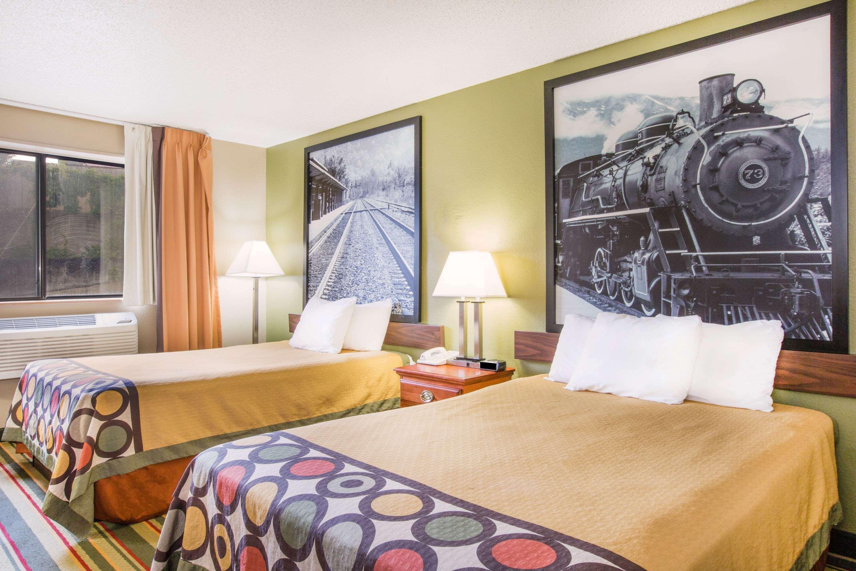 Super 8 By Wyndham Beckley Hotel Bagian luar foto