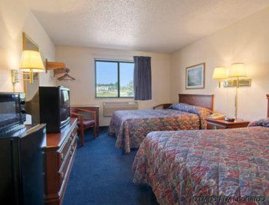 Super 8 By Wyndham Beckley Hotel Bagian luar foto